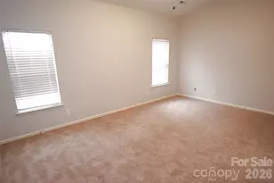 10214 Stoneykirk Ln, Charlotte, NC 28269 - Photo 19