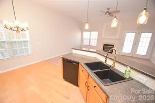 10214 Stoneykirk Ln, Charlotte, NC 28269 - Photo 13