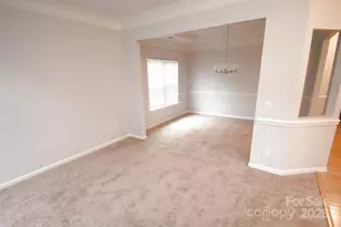 10214 Stoneykirk Ln, Charlotte, NC 28269 - Photo 5