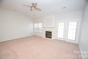 10214 Stoneykirk Ln, Charlotte, NC 28269 - Photo 9