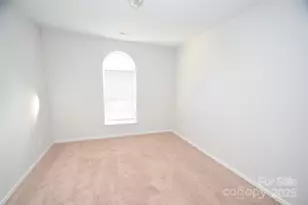 10214 Stoneykirk Ln, Charlotte, NC 28269 - Photo 17