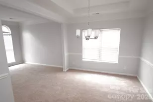 10214 Stoneykirk Ln, Charlotte, NC 28269 - Photo 7