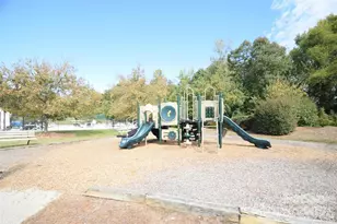 10214 Stoneykirk Ln, Charlotte, NC 28269 - Photo 31