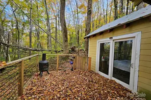 25 Hollow Log Rd, Burnsville, NC 28714 - Photo 11