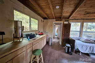 25 Hollow Log Rd, Burnsville, NC 28714 - Photo 19