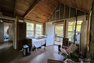 25 Hollow Log Rd, Burnsville, NC 28714 - Photo 15