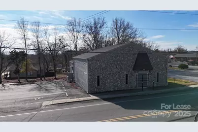 2605 1st Avenue SW, Hickory, NC 28602 - Photo 1