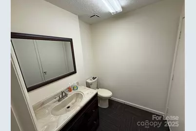 2605 1st Avenue SW, Hickory, NC 28602 - Photo 11