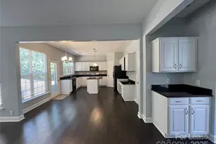 8601 Fieldcroft Dr, Charlotte, NC 28277 - Photo 7