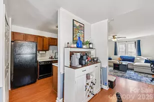 6025 Crape Myrtle Ln, Charlotte, NC 28216 - Photo 7