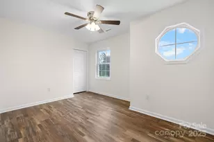 3723 Franklin Ct, Newton, NC 28658 - Photo 35