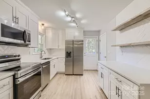 400 Vinecrest Dr, Matthews, NC 28105 - Photo 11