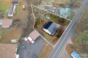 576 Pickens Hwy, Rosman, NC 28722 - Photo 5