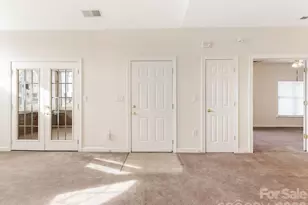 8684 Windsor Ridge Dr, Charlotte, NC 28277 - Photo 5