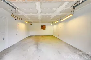 1510 1st St Pl SE, Hickory, NC 28602 - Photo 3