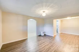 1510 1st St Pl SE, Hickory, NC 28602 - Photo 5