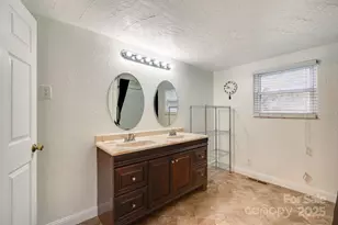 1510 1st St Pl SE, Hickory, NC 28602 - Photo 23