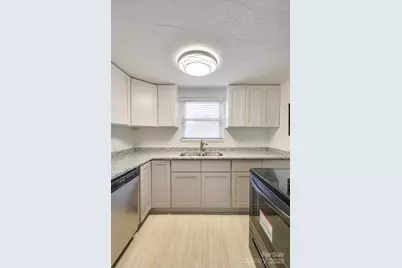 1510 1st Street Place SE, Hickory, NC 28602 - Photo 11