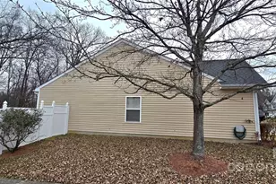 3220 Ernest Russell Ct, Charlotte, NC 28269 - Photo 9