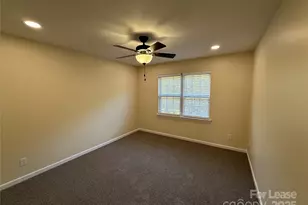 10822 Chamberlain Hall Ct, Charlotte, NC 28277 - Photo 19