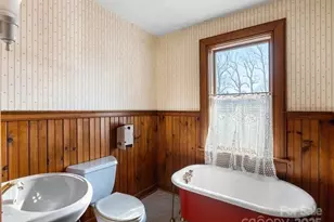 44 Bickford Ave, Tryon, NC 28782 - Photo 17