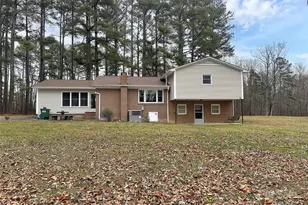 725 Willis Rd, Dallas, NC 28034 - Photo 3