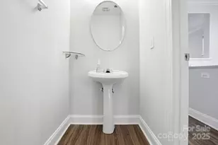 518 E 9th St, Charlotte, NC 28202 - Photo 23