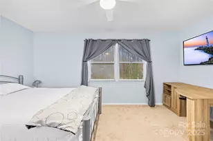 8430 Coulwood Oak Ln, Charlotte, NC 28214 - Photo 15