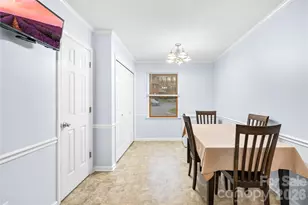 8430 Coulwood Oak Ln, Charlotte, NC 28214 - Photo 9
