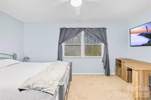 8430 Coulwood Oak Ln, Charlotte, NC 28214 - Photo 15