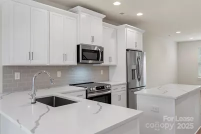 5019 York Park Lane, Charlotte, NC 28217 - Photo 5