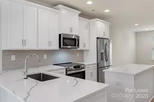 5019 York Park Ln, Charlotte, NC 28217 - Photo 5