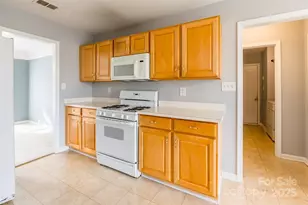 11318 Glenstone Ct, Charlotte, NC 28269 - Photo 15