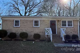 513 Holly St, Dallas, NC 28034 - Photo 1