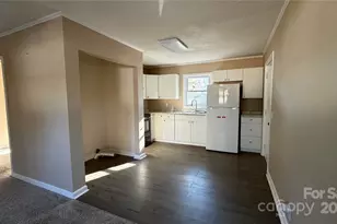 513 Holly St, Dallas, NC 28034 - Photo 3