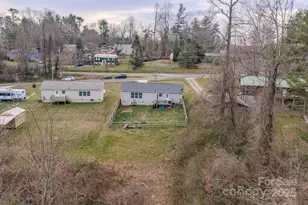 1471 Howard Gap Loop Rd, Flat Rock, NC 28731 - Photo 5