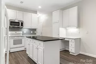 8615 Tayland Cellers Ct, Charlotte, NC 28277 - Photo 9