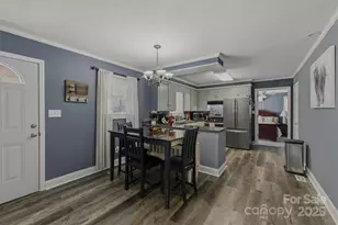 102 Page St, Morganton, NC 28655 - Photo 9