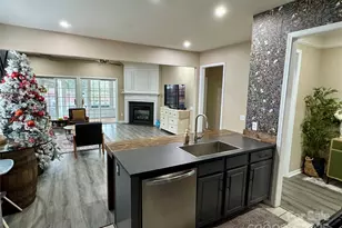 9122 Kestral Ridge Dr, Charlotte, NC 28269 - Photo 3