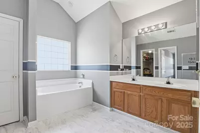 5825 Brookfield Pointe Drive, Charlotte, NC 28216 - Photo 29