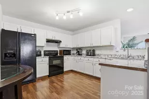 5825 Brookfield Pointe Dr, Charlotte, NC 28216 - Photo 9