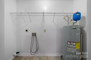 118 W 15th St, Newton, NC 28658 - Photo 9