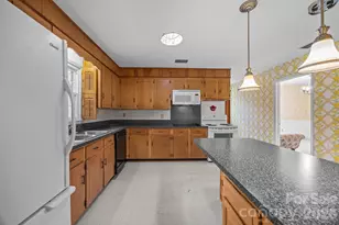 1045 S Magnolia St, Mooresville, NC 28115 - Photo 17