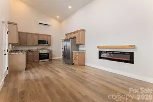 153 Hackleburg Ln, Hendersonville, NC 28792 - Photo 13