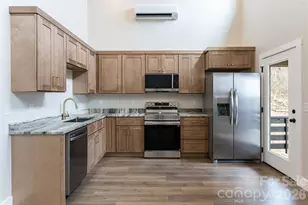 153 Hackleburg Ln, Hendersonville, NC 28792 - Photo 5