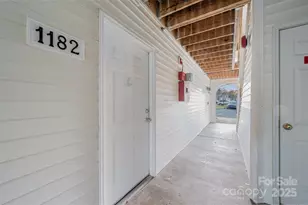 1182 Plaza Walk Dr, Charlotte, NC 28215 - Photo 3