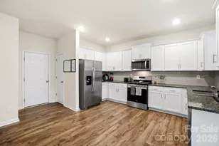 7576 Stonehouse Dr, Gastonia, NC 28056 - Photo 9