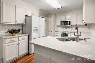 6045 Burnt Mill Run, Matthews, NC 28104 - Photo 9