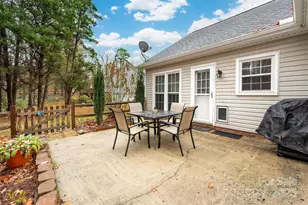 6045 Burnt Mill Run, Matthews, NC 28104 - Photo 25