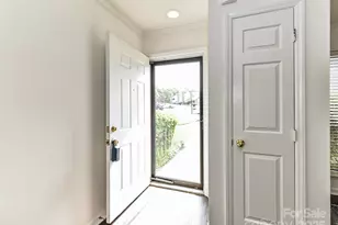 11020 Carmel Crossing Rd, Charlotte, NC 28226 - Photo 7